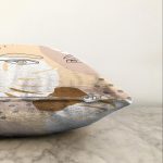 - Sonil-K-7292-Gorsel3 - Realhomes Soft Renkli Zeminli Bayan Silüeti Dijital Baskılı Modern Raşel Kadife Yastık Kırlent Kılıfı Realhomes