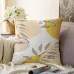 - Sonil-K-7295-Gorsel1 - Realhomes  Beyaz Zemin Üzerinde Soyut Renkli Yaprak Desenli Modern Raşel Kadife Yastık Kırlent Kılıfı Realhomes