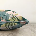 Renkli Zemin Üzerinde Soyut Çizimli Yaprak Motifli Modern Raşel Kadife Yastık Kırlent Kılıfı Realhomes