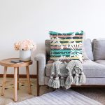 - Sonil-K-7321-Gorsel2 - Realhomes  Beyaz Zemin Üzerinde Renkli Çizgli Yaprak Desenli Modern Raşel Kadife Yastık Kırlent Kılıfı Realhomes