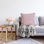 - Sonil-K-7352-Gorsel2 - Realhomes  Renkli Zeminli Siyah Puantiye Desenli Dijital Baskılı Modern Raşel Kadife Yastık Kırlent Kılıfı Realhomes