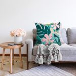 - Sonil-K-7353-Gorsel2 - Realhomes  Renkli Zemin Üzerinde Yaprak Motifli Dijital Baskılı Modern Raşel Kadife Yastık Kırlent Kılıfı Realhomes