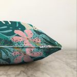 - Sonil-K-7353-Gorsel3 - Realhomes  Renkli Zemin Üzerinde Yaprak Motifli Dijital Baskılı Modern Raşel Kadife Yastık Kırlent Kılıfı Realhomes