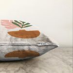 - Sonil-K-7357-Gorsel3 - Realhomes Pastel Renkli Zeminli Onedraw Çizimli Dijital Baskılı Modern Raşel Kadife Yastık Kırlent Kılıfı Realhomes