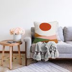 Pastel Renkli Zeminli Onedraw Çizimli Dijital Baskılı Modern Raşel Kadife Yastık Kırlent Kılıfı Realhomes