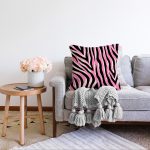 Siyah Zeminli Pembe Renkli Çizim Dijital Baskılı Modern Raşel Kadife Yastık Kırlent Kılıfı Realhomes