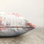 - Sonil-K-7372-Gorsel3 - Realhomes  Beyaz Zeminli Denizanası Motifli Dijital Baskılı Modern Raşel Kadife Yastık Kırlent Kılıfı Realhomes