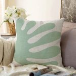 - Sonil-K-7382-Gorsel1 - Realhomes  Renkli Zemin Üzerinde Onedraw Çizimli Yaprak Motifli Raşel Kadife Yastık Kırlent Kılıfı Realhomes