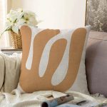 Renkli Zemin Üzerinde Onedraw Çizimli Yaprak Motifli Raşel Kadife Yastık Kırlent Kılıfı Realhomes