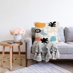 - Sonil-K-7387-Gorsel2 - Realhomes  Renkli Zemin Üzerinde Onedraw Çizimli Yaprak Motifli Raşel Kadife Yastık Kırlent Kılıfı Realhomes