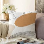 Beyaz Zemin Üzerinde Onedraw Çizimli Yaprak Motifli Raşel Kadife Yastık Kırlent Kılıfı Realhomes