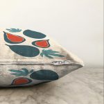 - Sonil-K-7396-Gorsel3 - Realhomes  Renkli Zeminde Onedraw Çizimli Avakado Temalı Dijital Baskılı Modern Raşel Kadife Yastık Kılıfı Realhomes