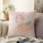 - Sonil-K-7407-Gorsel1 - Realhomes  Pudra Zeminde Onedraw Çizimli Erkek Desenli Dijital Baskılı Modern Raşel Kadife Yastık Kılıfı Realhomes