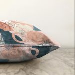 - Sonil-K-7408-Gorsel3 - Realhomes  Renkli Zeminde Soyut Çizimli Dijital Baskılı Modern Raşel Kadife Yastık Kırlent Kılıfı Realhomes