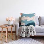 - Sonil-K-7414-Gorsel2 - Realhomes  Renkli Zeminde Soyut Çizimli Dijital Baskılı Modern Raşel Kadife Yastık Kırlent Kılıfı Realhomes