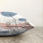 - Sonil-K-7424-Gorsel3 - Realhomes  Beyaz Zeminde Onedraw Çizimli Gül Motifli Raşel Kadife Yastık Kırlent Kılıfı Realhomes