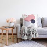 - Sonil-K-7435-Gorsel2 - Realhomes Beyaz Zeminde Renkli Oval Desenli Dijital Baskılı Modern Raşel Kadife Yastık Kırlent Kılıfı Realhomes