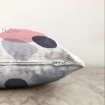 - Sonil-K-7435-Gorsel3 - Realhomes Beyaz Zeminde Renkli Oval Desenli Dijital Baskılı Modern Raşel Kadife Yastık Kırlent Kılıfı Realhomes