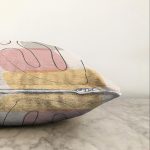 - Sonil-K-7443-Gorsel3 - Realhomes  Renkli Zeminde Onedraw Çizimli Obje Dijital Baskılı Modern Raşel Kadife Yastık Kırlent Kılıfı Realhomes