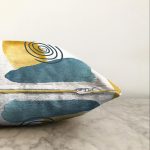 - Sonil-K-7465-Gorsel3 - Realhomes  Beyaz Zeminde Onedraw Çizimli Renkli Oval Obje Modern Raşel Kadife Yastık Kırlent Kılıfı Realhomes