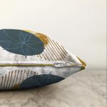 - Sonil-K-7473-Gorsel3 - Realhomes  Beyaz Zeminde Gold Cerceve Icınde Oval Desenli Modern Raşel Kadife Yastık Kırlent Kılıfı Realhomes