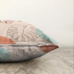 - Sonil-K-7477-Gorsel3 - Realhomes  Renkli Zeminli Onedraw Çizimli Yaprak Desenli Dijital Baskılı Modern Raşel Kadife Yastık Kılıfı Realhomes