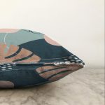 - Sonil-K-7487-Gorsel3 - Realhomes  Renkli Zeminli Yaprak Desenli Dijital Baskılı Modern Raşel Kadife Yastık Kırlent Kılıfı Realhomes