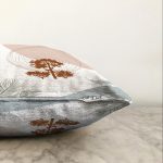 - Sonil-K-7508-Gorsel3 - Realhomes  Beyaz Zeminli Onedraw Çizimli Ağaç Motifli Dijital Baskılı Modern Raşel Kadife Kırlent Kılıfı Realhomes