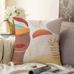 - Sonil-K-7510-Gorsel1 - Realhomes  Renkli Zeminli Afrika Kadın Temalı Onedraw Çizim Modern Raşel Kadife Yastık Kırlent Kılıfı Realhomes