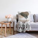 - Sonil-K-7514-Gorsel2 - Realhomes  Renkli Zeminli Onedraw Çizimli Yaprak Desenli Dijital Baskılı Modern Raşel Kadife Yastık Kılıfı Realhomes