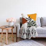 Renkli Zeminli Onedraw Çizimli Yaprak Desenli Dijital Baskılı Modern Raşel Kadife Yastık Kılıfı Realhomes