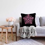 Siyah Zeminli Pembe Renkli Kartanesi Desenli Dijital Baskılı Modern Raşel Kadife Kırlent Kılıfı Realhomes