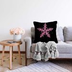 - Sonil-K-7525-Gorsel2 - Realhomes  Siyah Zeminli Pembe Renkli Kartanesi Desenli Dijital Baskılı Modern Raşel Kadife Kırlent Kılıfı Realhomes