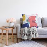 Beyaz Zeminli Renkli Onedraw Çizimli Dijital Baskılı Modern Raşel Kadife Yastık Kırlent Kılıfı Realhomes