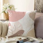 - Sonil-K-7560-Gorsel1 - Realhomes  Beyaz Zemin Üzerinde Pastel Renkli Yaprak Desenli Modern Raşel Kadife Yastık Kırlent Kılıfı Realhomes