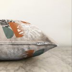 Pastel Zeminli Yaprak Desenli Dijital Baskılı Modern Raşel Kadife Yastık Kırlent Kılıfı Realhomes