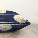 - Sonil-K-7601-Gorsel3 - Realhomes  Lacivert Zemin Üzerinde Çapa Çizimli Dijital Baskılı Modern Raşel Kadife Yastık Kırlent Kılıfı Realhomes