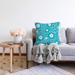 - Sonil-K-7612-Gorsel2 - Realhomes  Rengarenk Zemin Üzerinde Beyaz Rengarenk Çiçek Desenli Modern Raşel Kadife Yastık Kırlent Kılıfı Realhomes