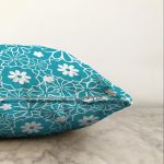 - Sonil-K-7612-Gorsel3 - Realhomes  Rengarenk Zemin Üzerinde Beyaz Rengarenk Çiçek Desenli Modern Raşel Kadife Yastık Kırlent Kılıfı Realhomes