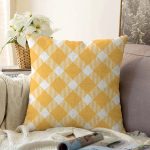 - Sonil-K-7623-Gorsel1 - Realhomes  Beyaz Zemin Üzerinde Renkli Geometrik Desenli Dijital Baskılı Modern Raşel Kadife Yastık Kılıfı Realhomes