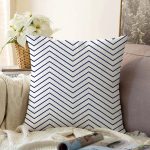 Beyaz Zemin Üzerinde Renkli Geometrik Desenli Dijital Baskılı Modern Raşel Kadife Yastık Kılıfı Realhomes