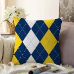 - Sonil-K-7636-Gorsel1 - Realhomes  Beyaz Zemin Üzerinde Baklava Desenli Dijital Baskılı Modern Raşel Kadife Yastık Kırlent Kılıfı Realhomes