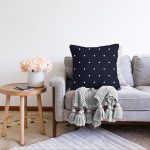 Renkli Zeminli Beyaz Puantiyeli Dijital Baskılı Modern Raşel Kadife Yastık Kırlent Kılıfı Realhomes