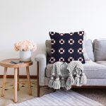 Renkli Zeminli Geometrik Çizimli Dijital Baskılı Modern Raşel Kadife Yastık Kırlent Kılıfı Realhomes