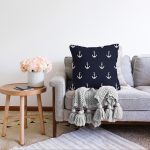 Renkli Zemin Üzerinde Çapa Desenli Dijital Baskılı Modern Raşel Kadife Yastık Kırlent Kılıfı Realhomes