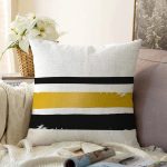 Beyaz Zemin Üzerinde Renkli Çizgili Dijital Baskılı Modern Raşel Kadife Yastık Kırlent Kılıfı Realhomes