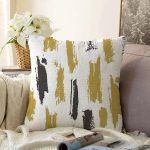 Beyaz Zemin Üzerinde Gold Detayli Geometrik Çizimli Raşel Kadife Yastık Kırlent Kılıfı Realhomes