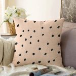 - Sonil-K-7668-Gorsel1 - Realhomes  Renkli Zemin Üzerinde Siyah Geometrik Çizimli Dijital Baskılı Modern Raşel Kadife Yastık Kılıfı Realhomes