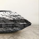 - Sonil-K-7676-Gorsel3 - Realhomes  Beyaz Zeminli Geometrik Çizimli Dijital Baskılı Modern Raşel Kadife Yastık Kırlent Kılıfı Realhomes