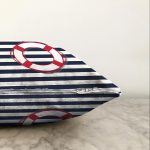 Beyaz Zemin Üzerinde Renkli Geometrik Çizimli Dijital Baskılı Modern Raşel Kadife Yastık Kılıfı Realhomes